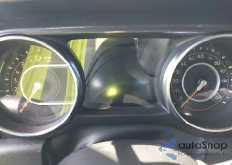 2022 Jeep Gladiator Altitude 4X4 z USA, uszkodzony, nr VIN 1C6HJTAG3NL124497